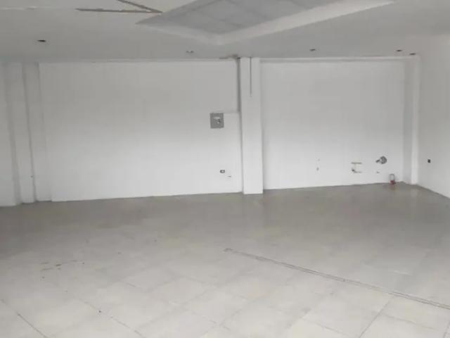 LOCAL EN RENTA PLAZA MORETT / 61.89 m2