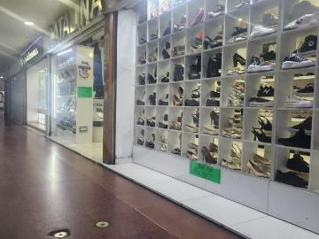 VENTA DE LOCAL COMERCIAL DENTRO DE PLAZA RECONOCIDA / PRECIO DE OPORTUNIDAD