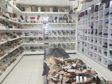 VENTA DE LOCAL COMERCIAL DENTRO DE PLAZA RECONOCIDA / PRECIO DE OPORTUNIDAD