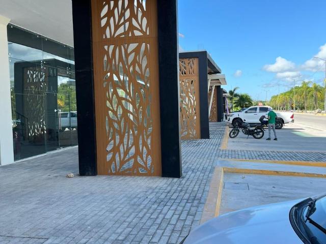 Local Comercial Valle Aurora Plaza en Renta
