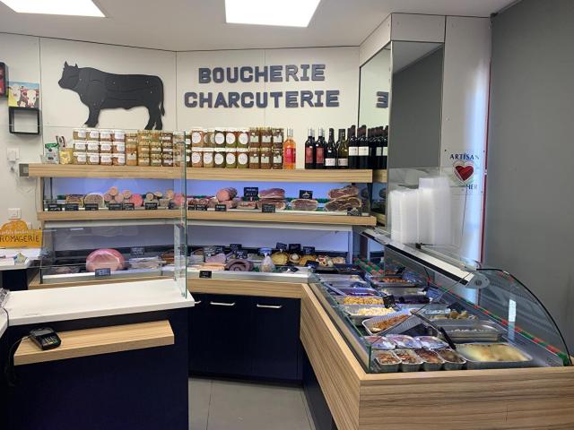 Local commercial avec fonds de commerce et maison d'habitati. 235m² Mauléon