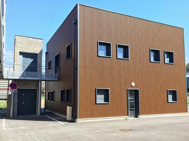Local commercial / bureaux Peyruis clé en main 100 m2 93m² Peyruis