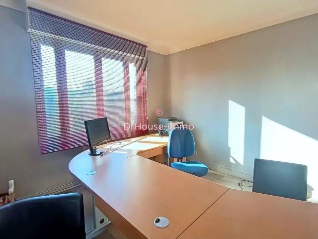 Immeuble 225 m² Local commercial + T5 + garage + jardin Oloron