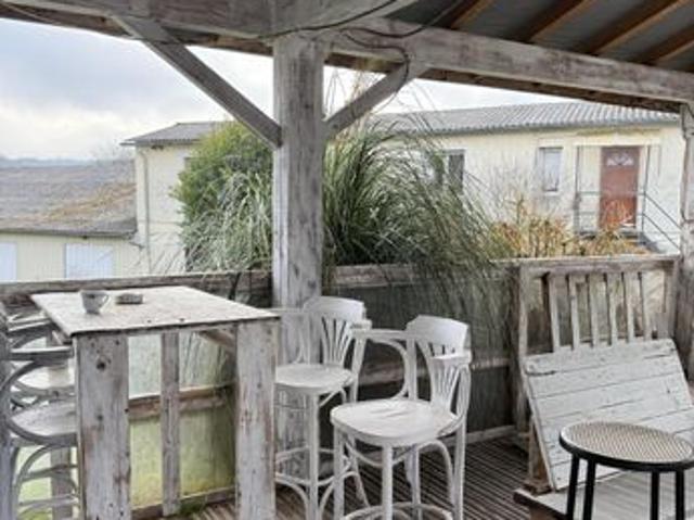 Local commercial en ossature bois | Terrasse 50m² | Grand terrain 1800m²