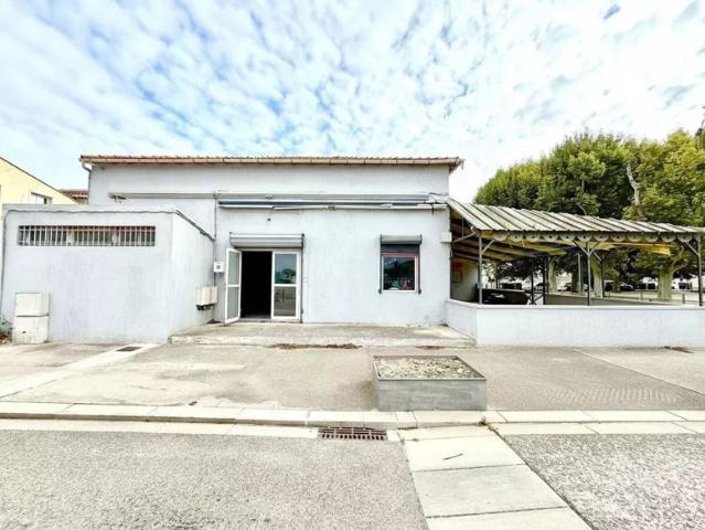 Local commercial “tout commerce” avec terrasse constructible et permis de construire