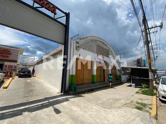 local con bodega sobre avenida principal