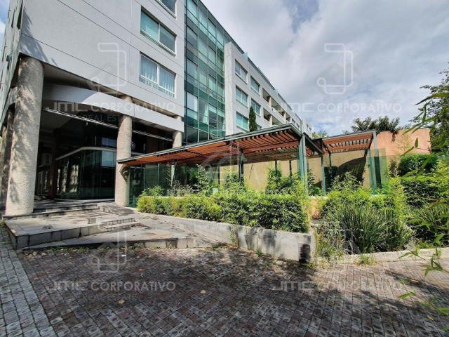Local con mezzanine en renta, Santa Fe, CDMX