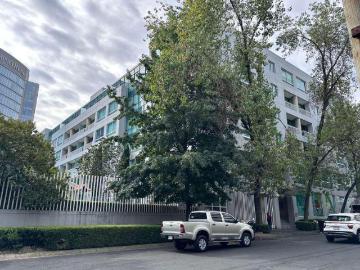Local con mezzanine en renta, Santa Fe, CDMX