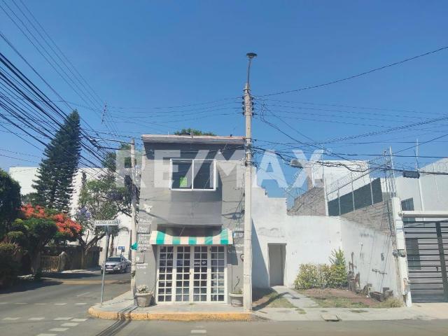 LOCAL CON TERRENO EN VENTA EN JARDINES DE LA HACIENDA, QUERÉTARO