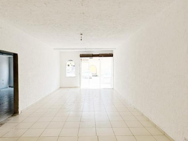 Local, consultorio u oficina en renta en PLANTA BAJA en Av. Paseo Constituyentes, Quer?taro