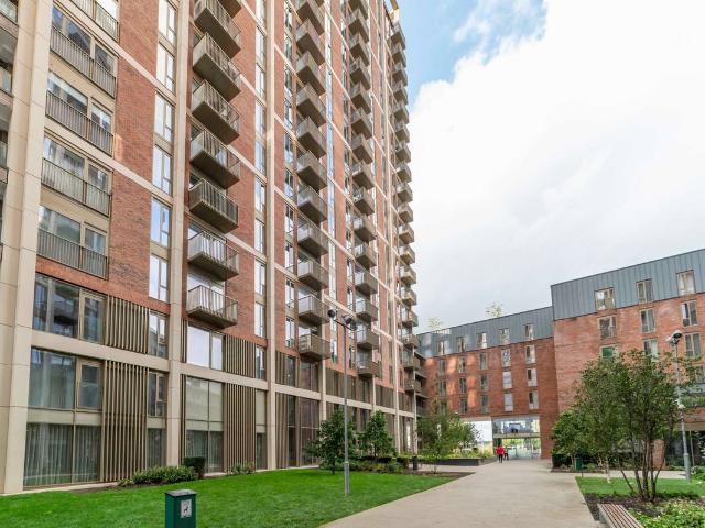 Local Crescent Block B, 4 Hulme Street, Salford M5, 1 bed flat to rent, £1,200 pcm | PrimeLocation