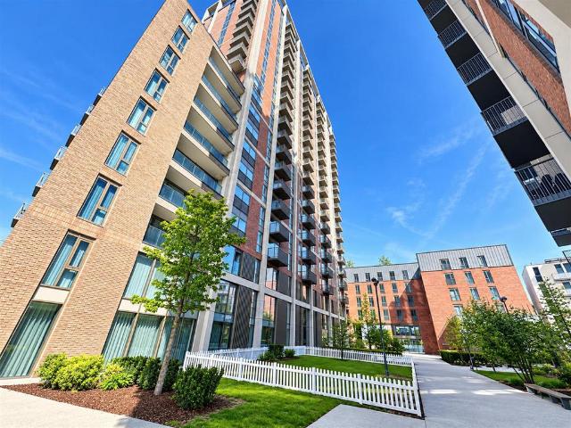 Local Crescent, Hulme Street, Salford 1 bed apartment to rent £1,400 pcm £323 pw