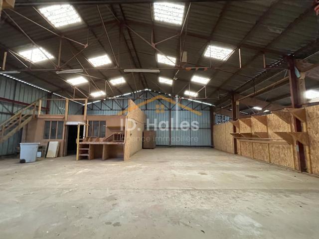 Local d'activité 830m² Craon