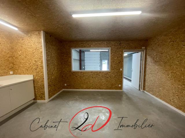 Local d'activité de 512,80m2 ZAC Morville lès Vic