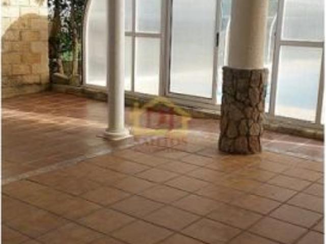 Local de 60m2 con posibilidad de unir local anexo de 100m2 en pleno Paseo de