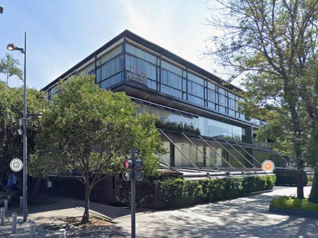Local de 115m2 en 1er piso de plaza Comercial