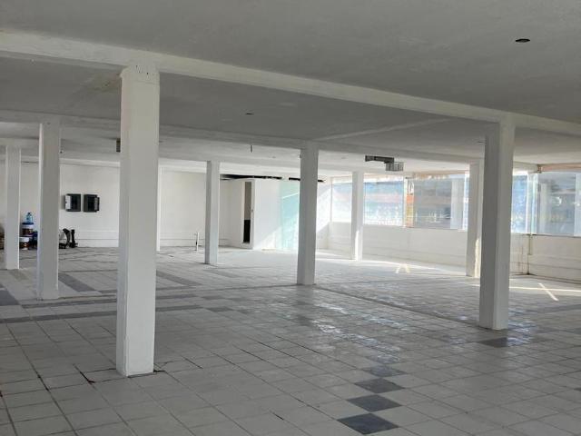 Local dentro de plaza comercial en Av. Prolongaci?n Montejo