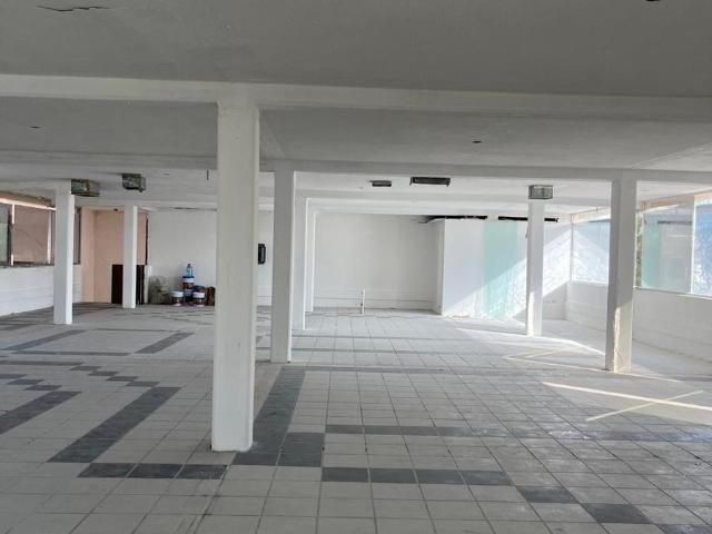 Local dentro de plaza comercial en Av. Prolongaci?n Montejo
