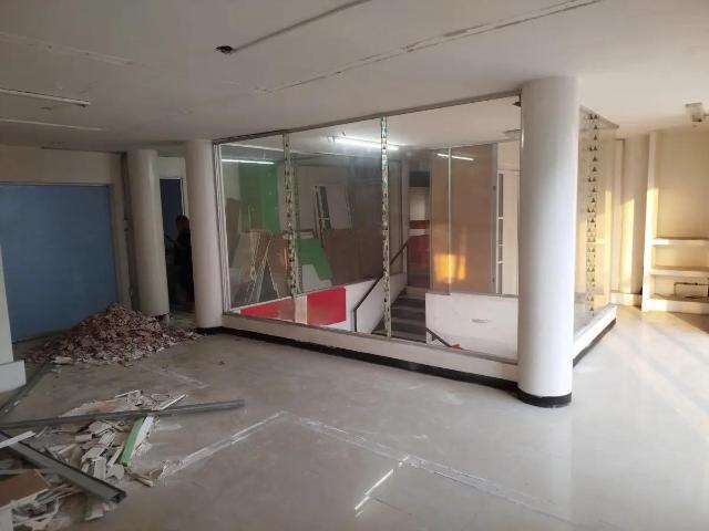 Local en 1 Primer Piso en Avenida Comercial y Punto estrategico para delivery