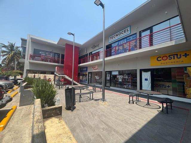 Local en Unidad Nacional