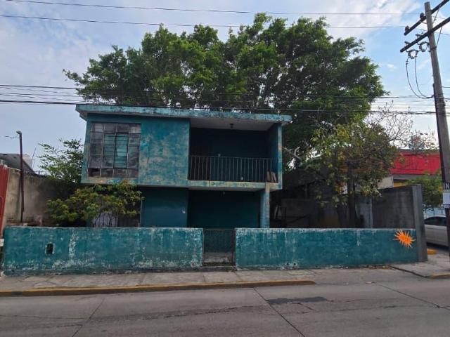 Local en Unidad Nacional