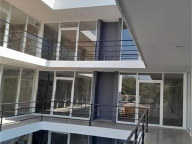 Local en venta y renta en Plaza Altania