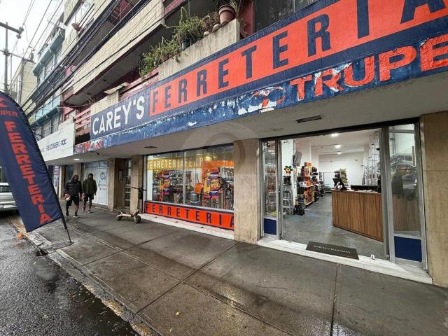 Local en venta a nivel de calle en Mariano Escobedo