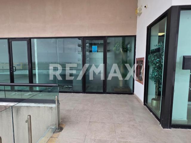 LOCAL EN VENTA COL. LOMAS DEL REAL DE JARACHINAS