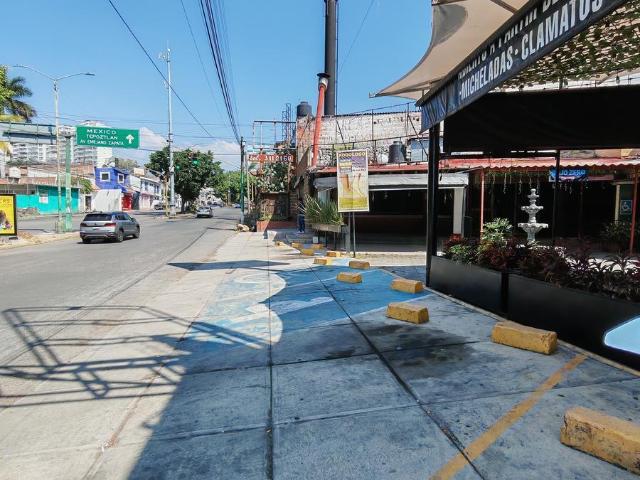 Local en venta dentro de Plaza Comercial en Cuernavaca Morelos