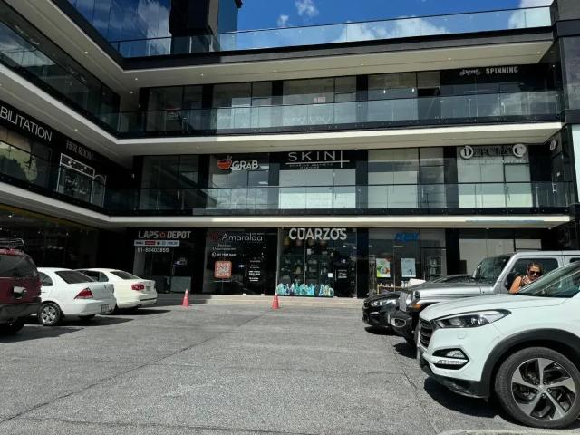 Local en Venta en Zona Sur Torre Vetro en Monterrey, Nuevo León