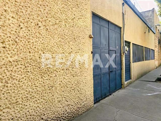 Local en Venta en Legaria / Argentina Poniente – Uso de Suelo Amplio y Gran Potencial Comercial