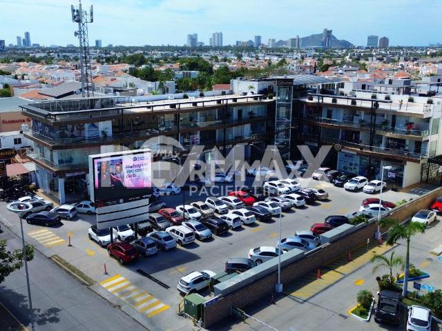 LOCAL EN VENTA EN EL ENCANTO PLAZA LA MARINA