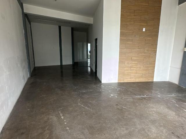 LOCAL EN VENTA EN PLAZA GUADALCAZAR