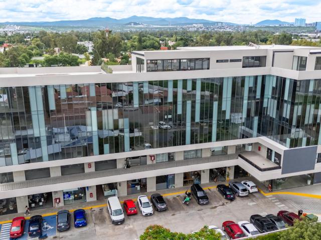 Local en venta o renta en paseo jurica Quer?taro 1565