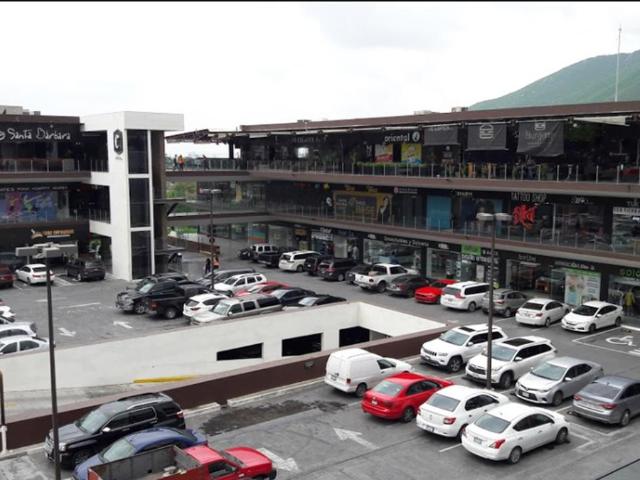 LOCAL EN VENTA PLAZA LAS VILLAS