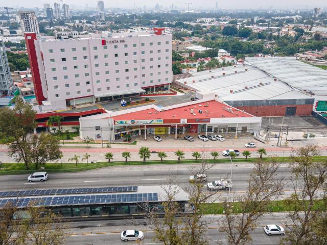 Local en Zapopan con estacionamiento