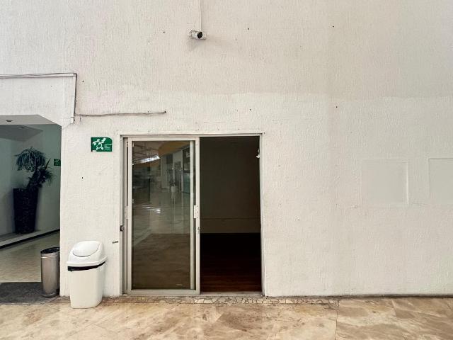 Local en Zona comercial Centro Comercial Palmas PLaza