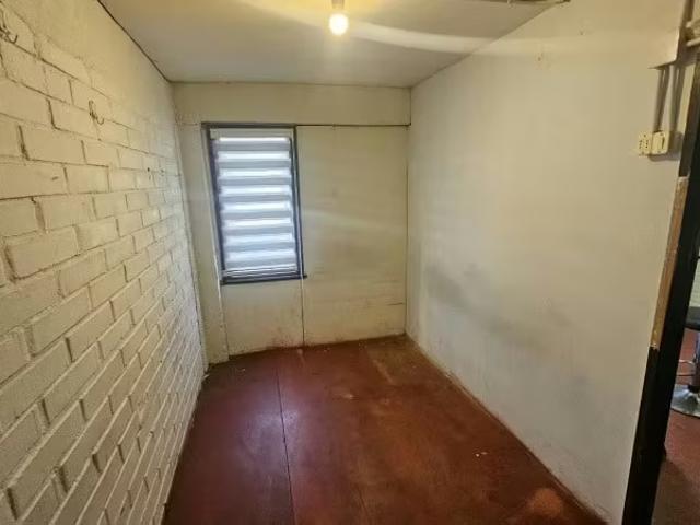 Local en avenida rené schneider con segundo piso valdivia | 2 dormitorios por 48000. 00 en Valdivia