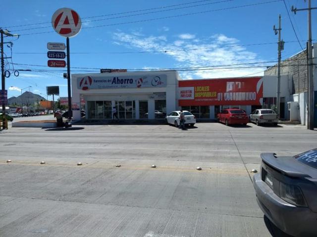 Local en Chihuahua en esquina con estacionamiento