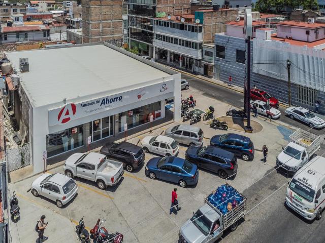 Local en Chilpancingo de los Bravo en esquina con estacionamiento