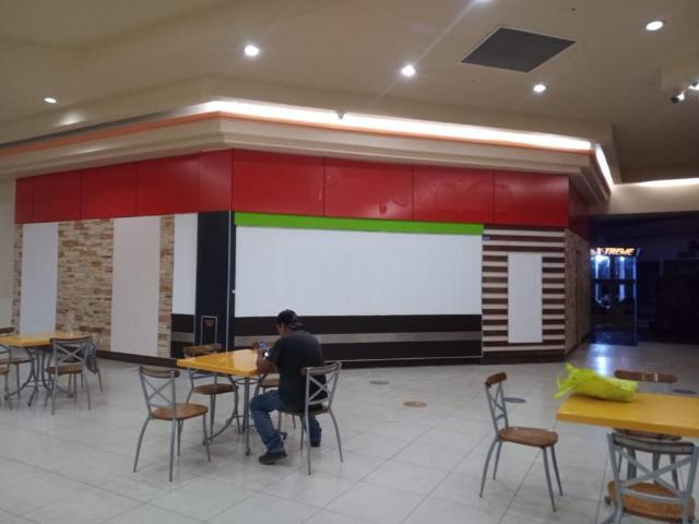LOCAL EN EL AREA DE COMIDA EN PLAZA DEL VALLE