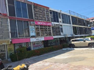 Local en el Fraccionamiento Magallanes en el Edificio Kenedy