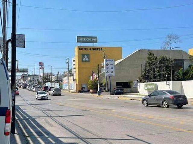 Local en Esfuerzo Nacional