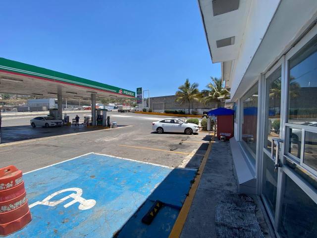 Local en Gasolinera en Puente los Lobos