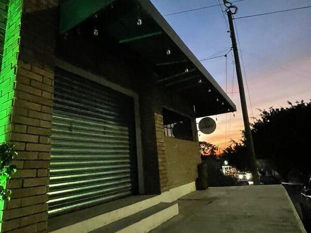 Local en Loma Alta