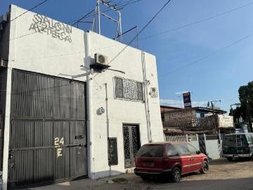 Local en Los Pirules