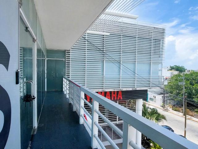 Local en PLaza Yamaha Playa del Carmen NV 307