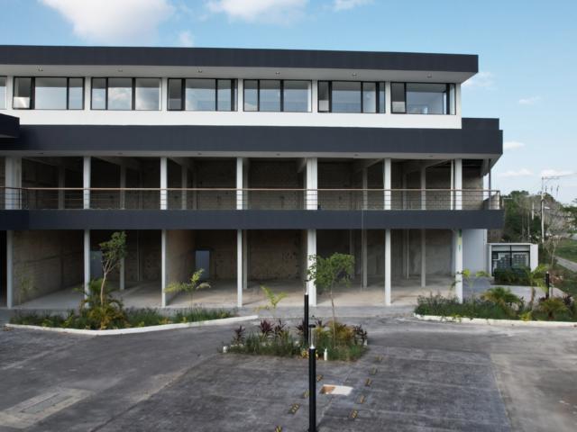 Local en plaza comercial, conkal merida en venta