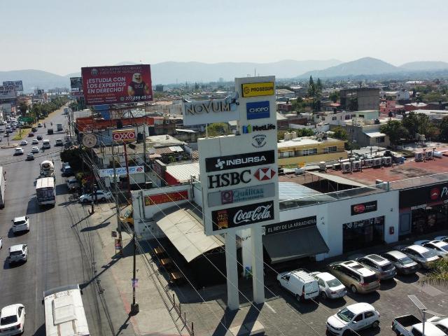 Local en Plaza Comercial Corporativa