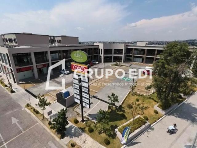 Local en plaza comercial en renta 85 m² en Zona Cementos Atoyac